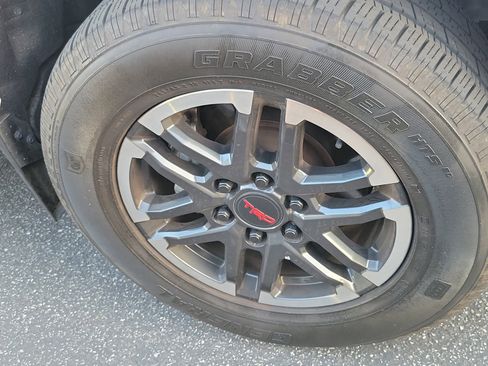 Used 2024 Toyota Tacoma 4x4 Double Cab image 4