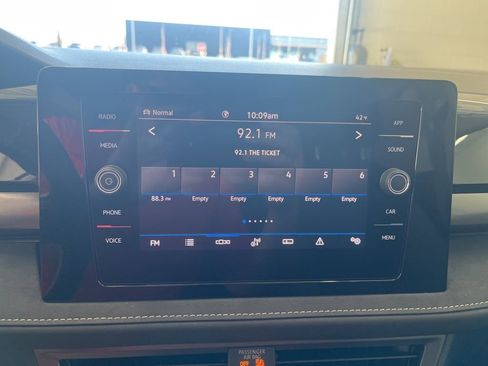 New 2026 Volkswagen Taos SE image 24