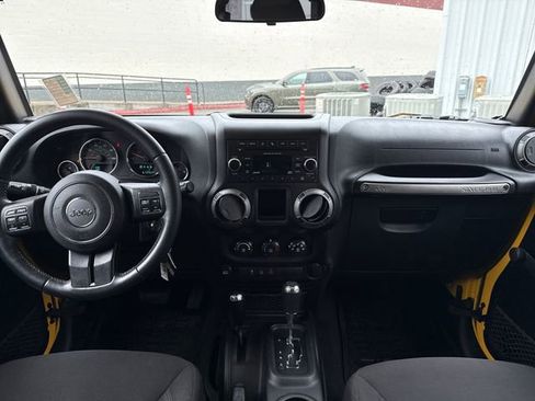 Used 2015 Jeep Wrangler Unlimited Sport w/ Connectivity Group AWD/4WD image 11