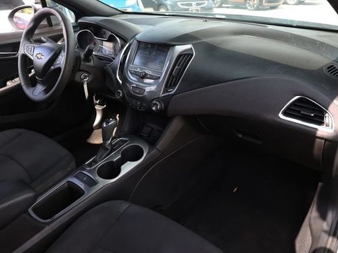 Used 2017 Chevrolet Cruze LT w/ RS Package FWD image 18