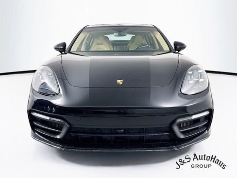 Used 2021 Porsche Panamera image 2