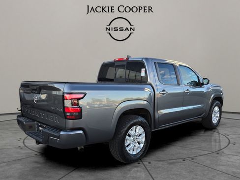 Used 2022 Nissan Frontier SV image 5