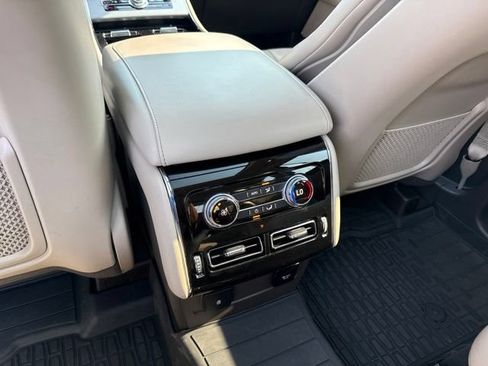 Used 2023 Lincoln Aviator AWD w/ Premium Package image 19