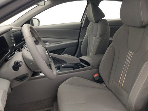 Used 2025 Hyundai Elantra Sport FWD image 17