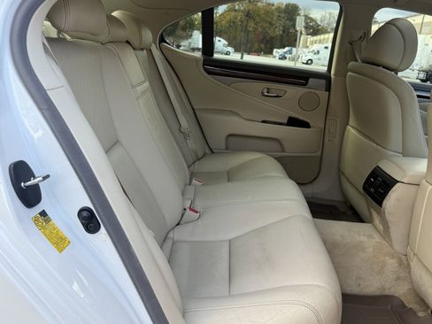Used 2014 Lexus LS 460 image 38