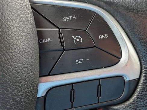 Used 2019 Jeep Renegade Trailhawk AWD/4WD image 12