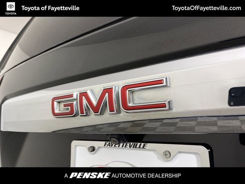 Used 2023 GMC Yukon SLT image 14