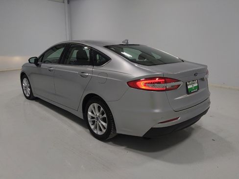 Used 2020 Ford Fusion SE image 5