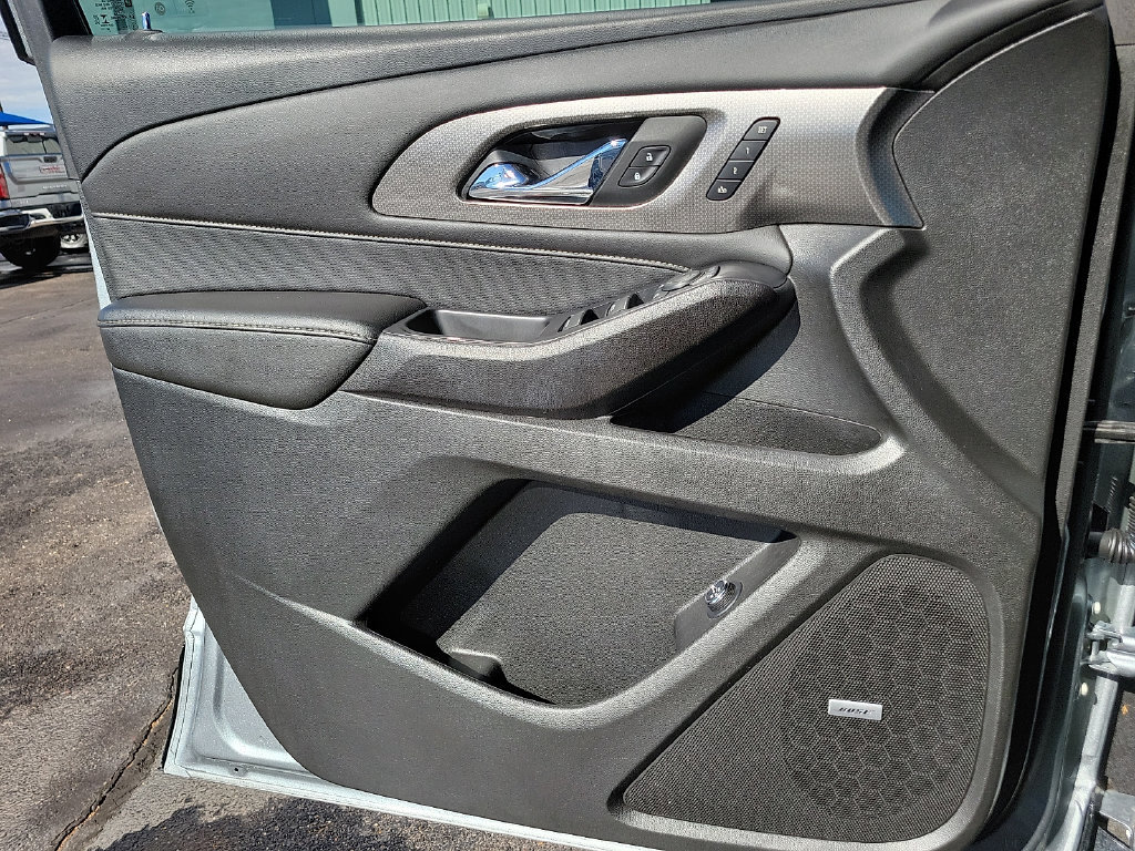Used 2023 Chevrolet Traverse Premier w/ Redline Edition FWD image 11
