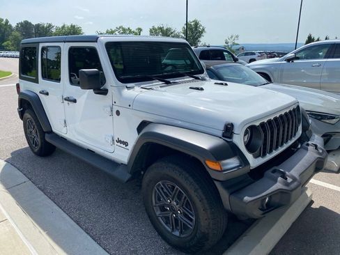 Used 2024 Jeep Wrangler Unlimited Sport AWD/4WD image 1