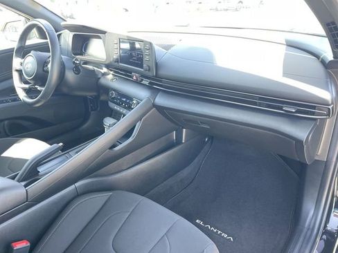 Used 2025 Hyundai Elantra Sport FWD image 27