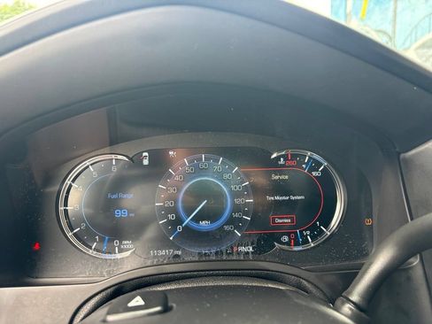 Used 2017 Cadillac Escalade Platinum AWD/4WD image 18
