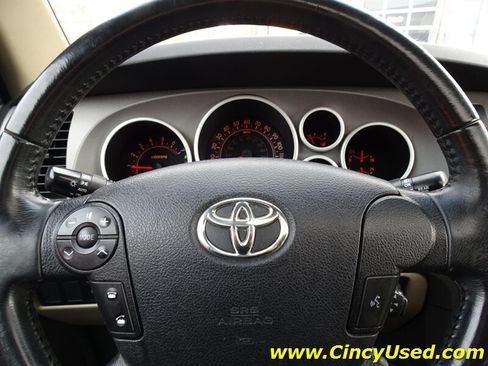 Used 2012 Toyota Sequoia SR5 AWD/4WD image 21