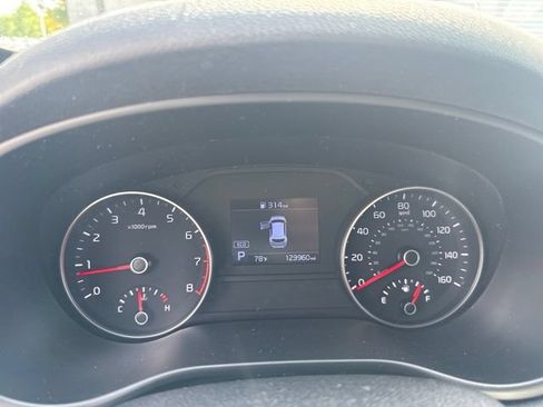 Used 2021 Kia Sportage S FWD image 11