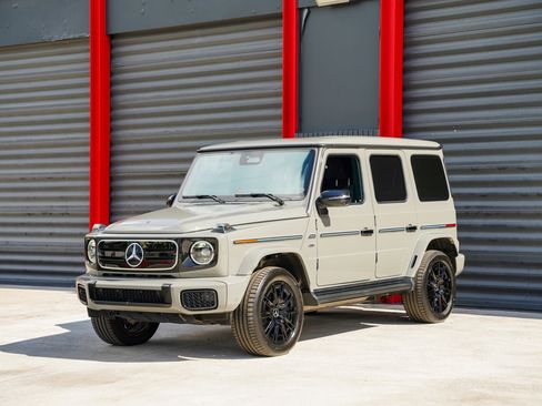 Used 2025 Mercedes-Benz G 580 w/ EQ Technology image 1