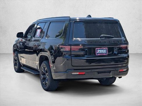 Certified 2025 Jeep Wagoneer Series II w/ Convenience Group I AWD/4WD image 8