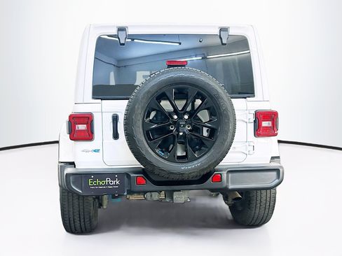 Used 2023 Jeep Wrangler Unlimited Sahara w/ Cold Weather Group AWD/4WD image 7