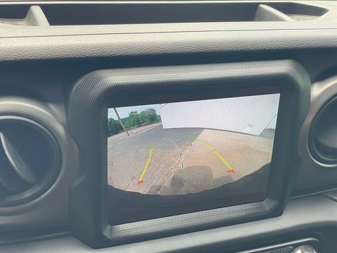 Used 2021 Jeep Wrangler Unlimited Sport AWD/4WD image 16