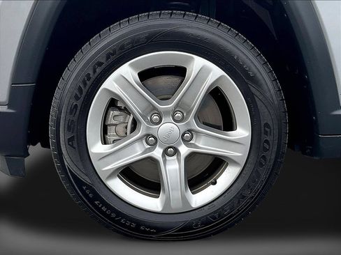Used 2024 Jeep Compass Latitude AWD/4WD image 34