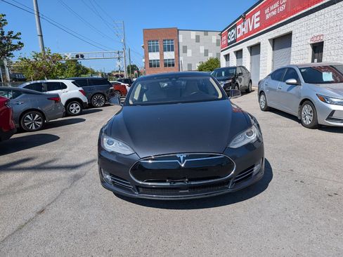 Used 2015 Tesla Model S 60 RWD image 4