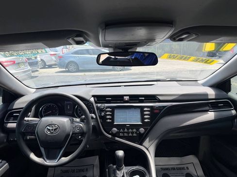 Used 2020 Toyota Camry LE FWD image 20