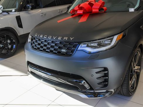 New 2026 Land Rover Discovery Limited Edition image 2