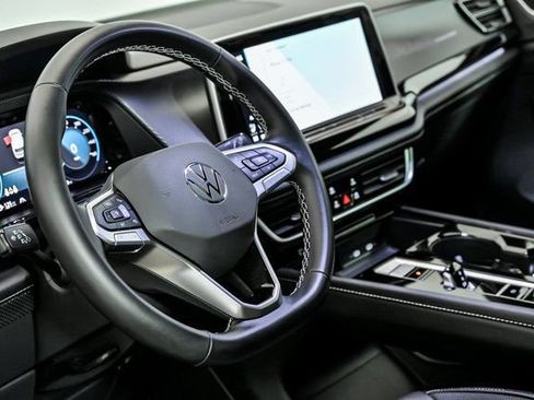 Certified 2024 Volkswagen Atlas Cross Sport SEL image 15