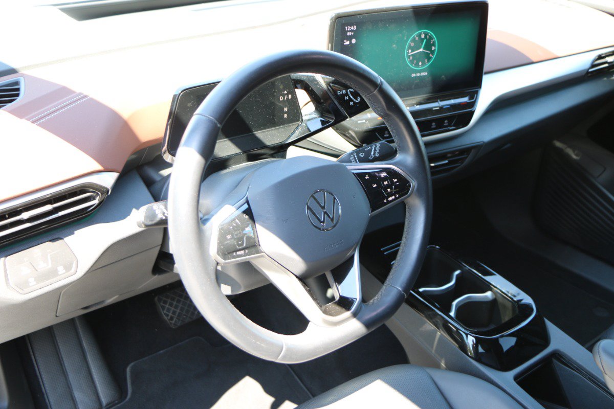 Used 2021 Volkswagen ID.4 Pro S RWD image 17
