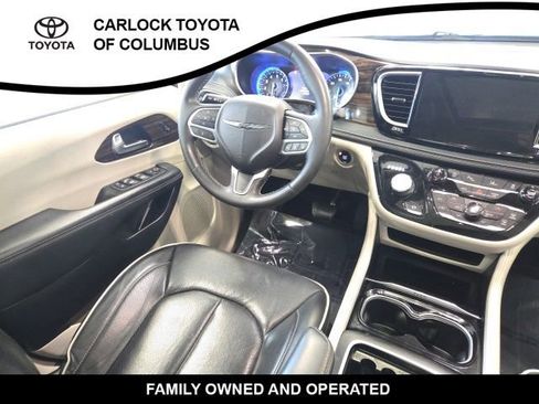 Used 2023 Chrysler Pacifica Limited FWD image 18