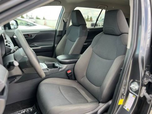 Used 2023 Toyota RAV4 LE image 14