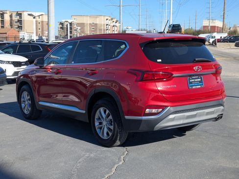 Used 2019 Hyundai Santa Fe SE image 3