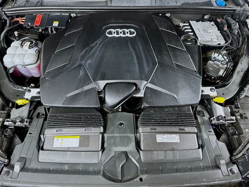 Used 2023 Audi Q7 3.0T Premium Plus w/ Premium Plus Package AWD/4WD image 32