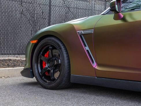 Used 2010 Nissan GT-R Premium image 15