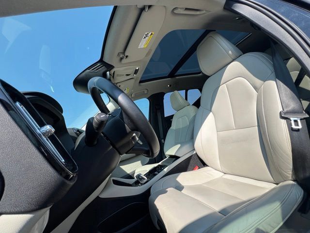 Used 2020 Volvo XC40 T5 Inscription w/ Protection Package Premier AWD/4WD image 14