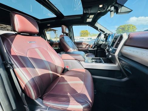 Used 2017 Ford F350 Platinum w/ Platinum Ultimate Package image 18