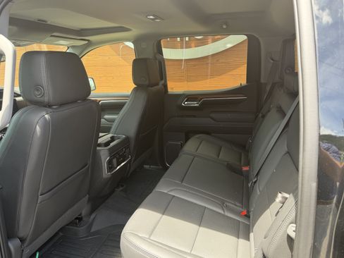 Used 2023 GMC Sierra 1500 Denali w/ Denali Reserve Package AWD/4WD image 3