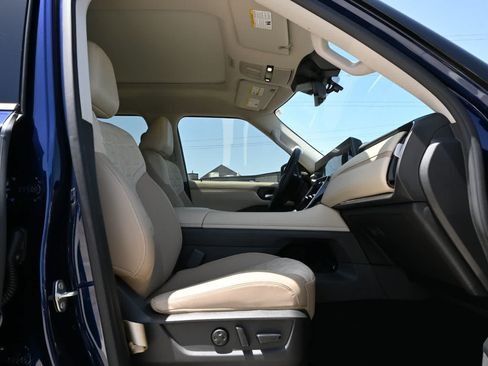 Used 2025 Nissan Armada Platinum RWD image 24