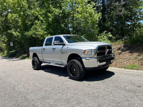 Used 2018 RAM 2500 Tradesman w/ Chrome Appearance Group AWD/4WD image 4