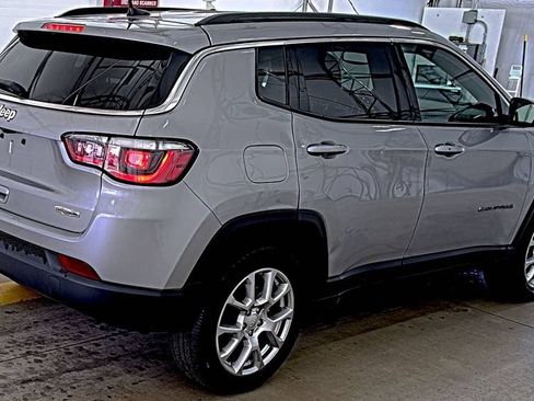 Used 2023 Jeep Compass Latitude AWD/4WD image 4
