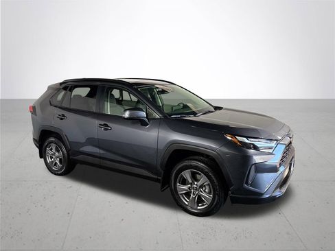 Used 2025 Toyota RAV4 XLE w/ Convenience Package image 4