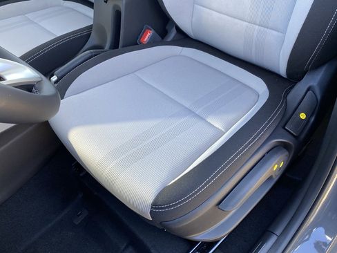 New 2025 Hyundai Venue SEL image 24