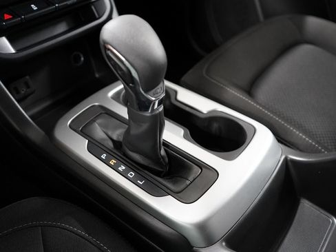 Used 2022 Chevrolet Colorado LT w/ LT Convenience Package AWD/4WD image 18