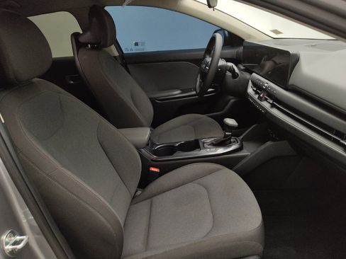 Used 2025 Kia K4 FWD image 21