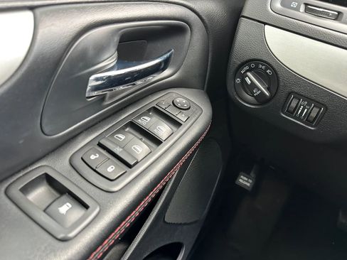 Used 2016 Dodge Grand Caravan R/T FWD image 17