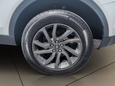 Used 2018 Land Rover Discovery Sport HSE AWD/4WD image 32