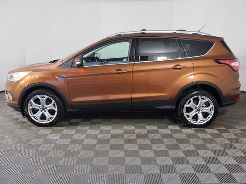 Used 2017 Ford Escape Titanium w/ Equipment Group 301A AWD/4WD image 18
