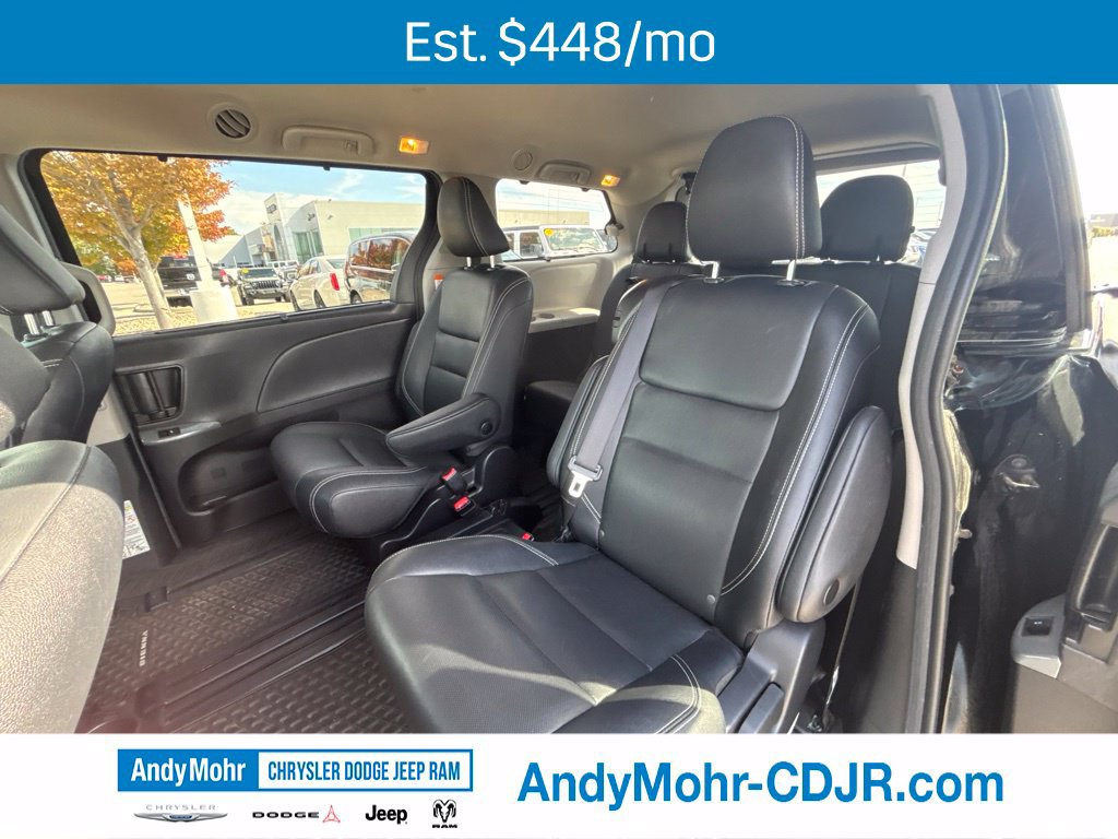 Used 2020 Toyota Sienna SE FWD image 12