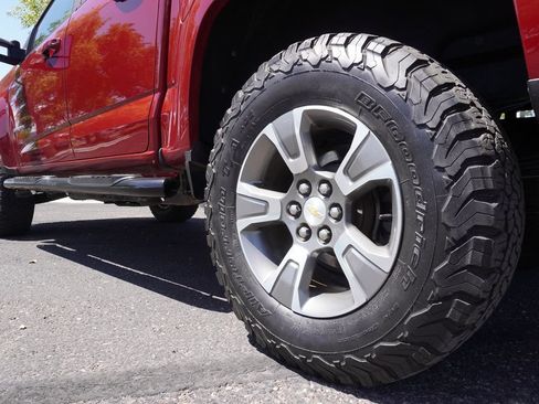 Used 2019 Chevrolet Colorado Z71 AWD/4WD image 8