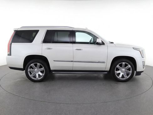 Used 2017 Cadillac Escalade Premium Luxury AWD/4WD image 8