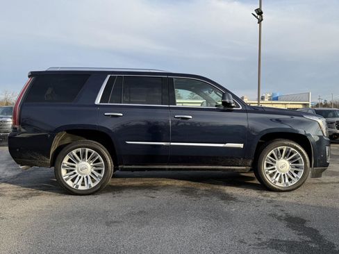 Used 2018 Cadillac Escalade Platinum image 4